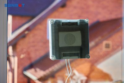 Hướng dẫn sử dụng robot lau kính an toàn tại tầng cao