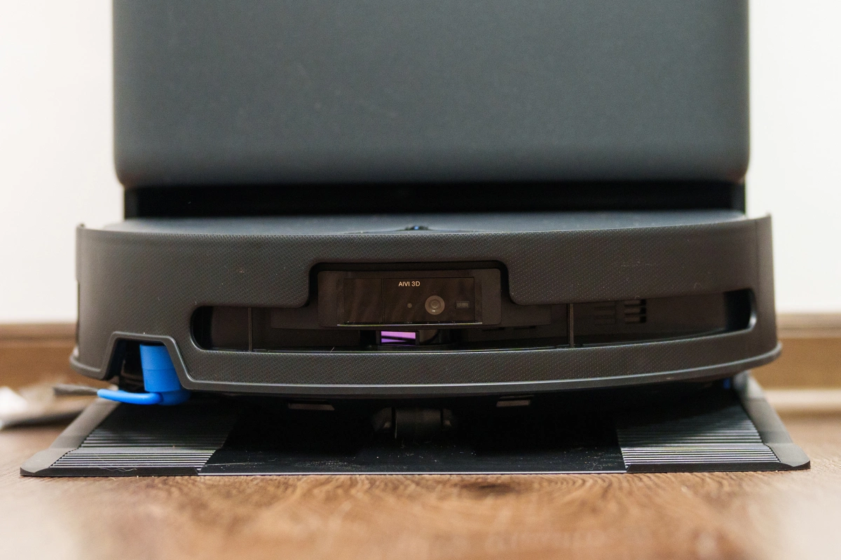 so sánh Ecovacs T90 Pro Omni vs Roborock Qrevo Edge 5V1