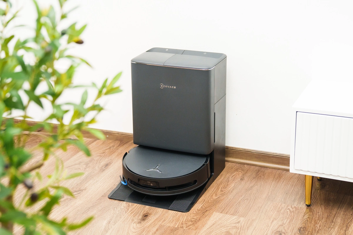 so sánh Ecovacs T90 Pro Omni vs Roborock Qrevo Edge 5V1