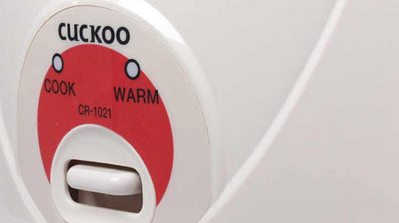 Nút gạt cơ Cuckoo CR-1021/WHVNCV dễ sử dụng