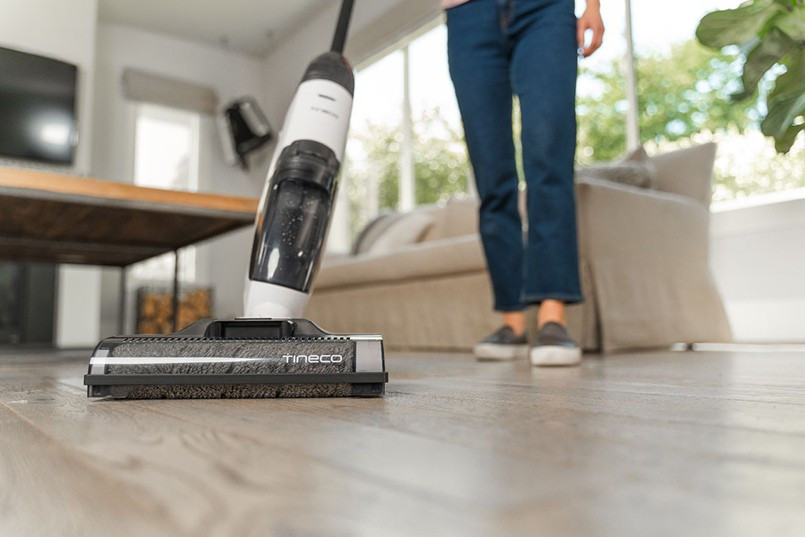 Tineco iFloor 2 Max hút và lau sàn cùng lúc