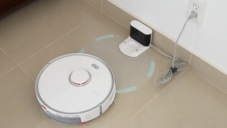 robot hút bụi không sạc được
